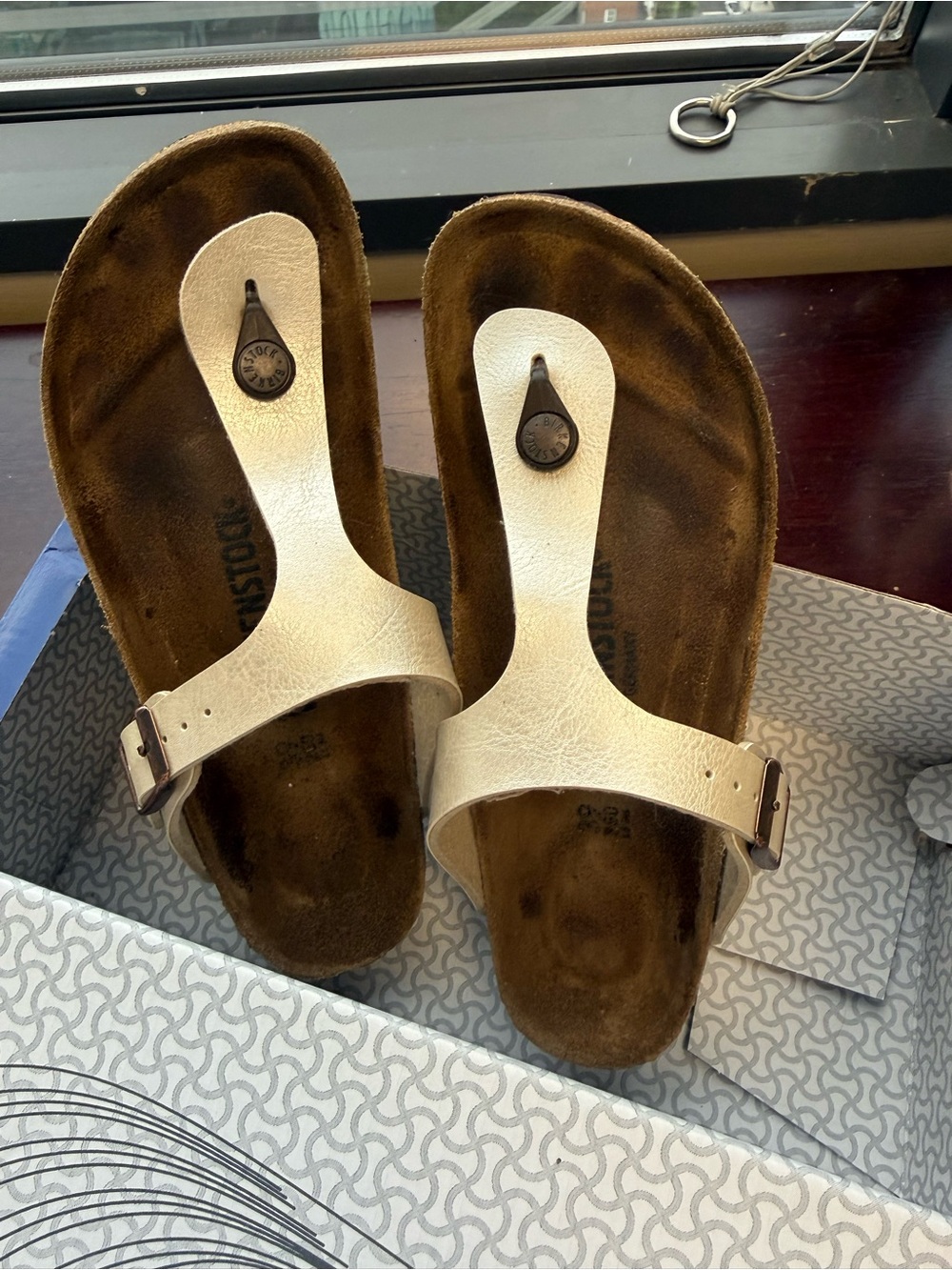 Pearl Gizeh Birkenstocks 39 - Picture 6 of 6